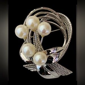 Japanese Akoya Pearl Silver Brooch